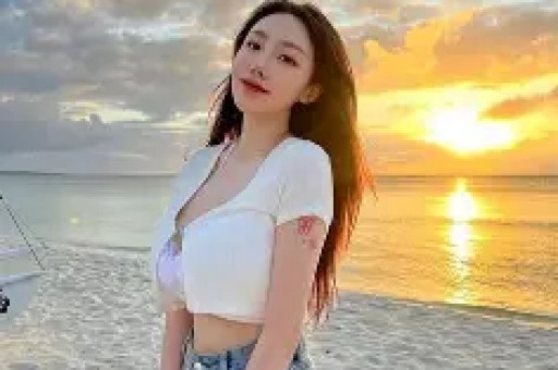 美顶流纯神演穿普拉达的女王2被删光！秀身体黑历史太多