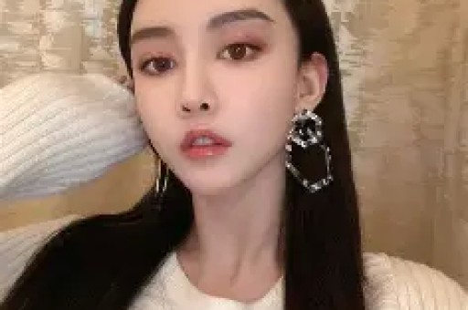 陪玩陪睡只是皮毛！继手伸进裤子后又一女星自曝50多都不放过