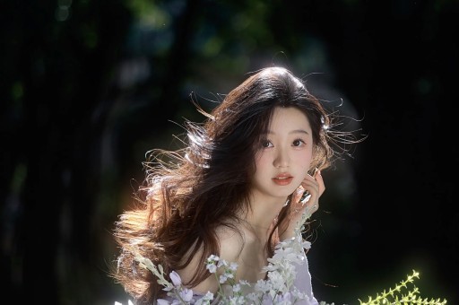 曝二字功夫巨星老婆出轨自家里偷情被老公抓奸成龙吴京被猜测